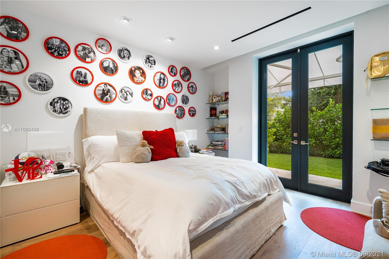 CORAL GABLES RIVIERA SEC - Residential