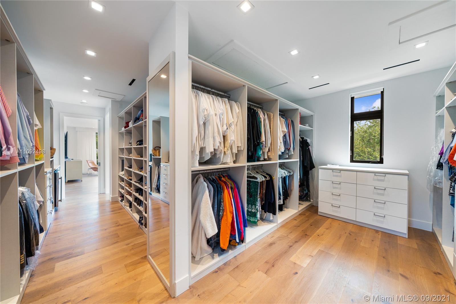 CORAL GABLES RIVIERA SEC - Residential