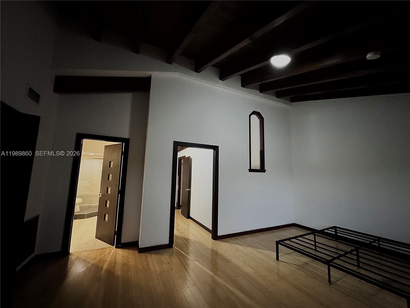 HOLLYWOOD GARDENS - Residential Lease