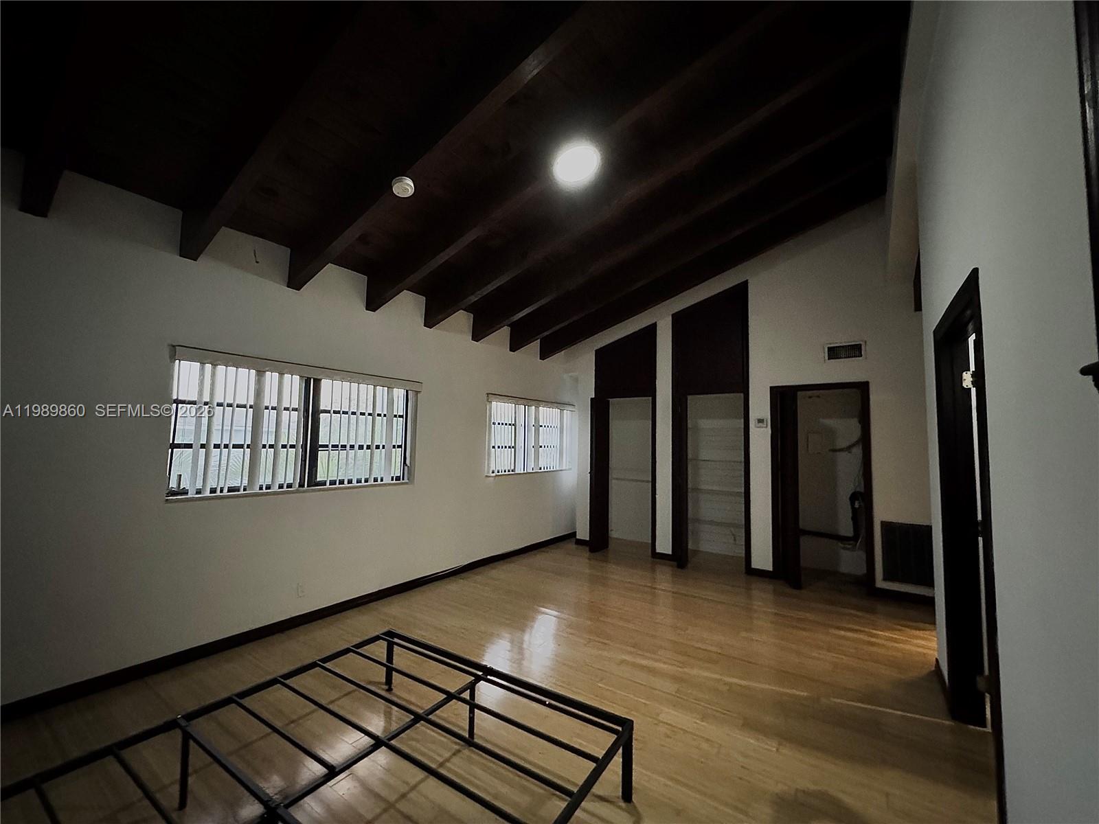 HOLLYWOOD GARDENS - Residential Lease