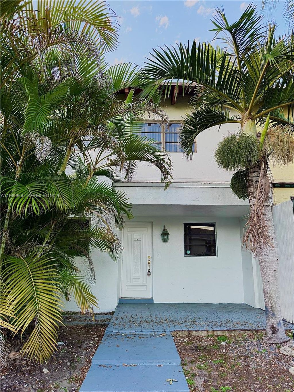 Photo of 3911 Farragut St #3911, Hollywood, FL 33021 (MLS # A11989860)