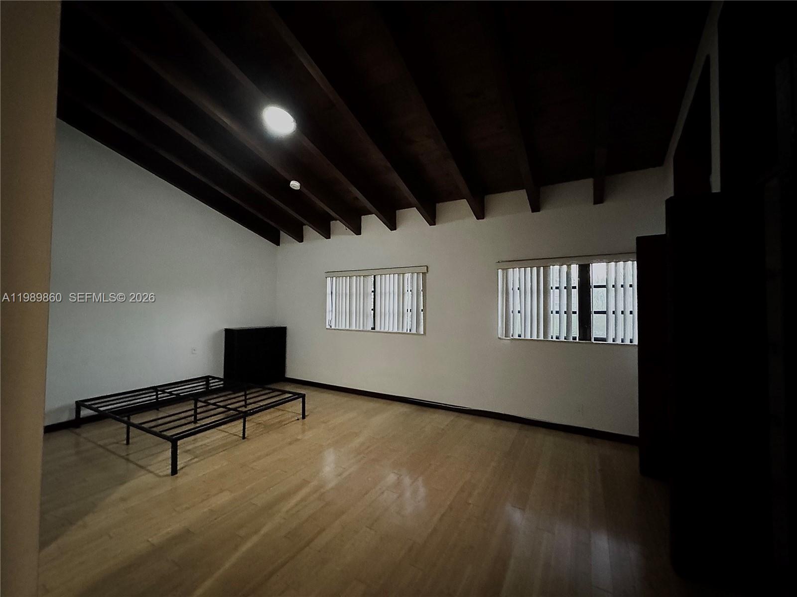 HOLLYWOOD GARDENS - Residential Lease