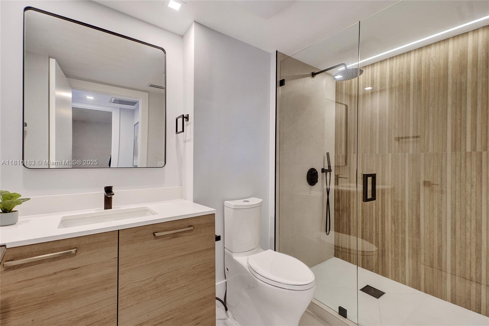 ENSENADA CONDO BLDG E-11 - Residential