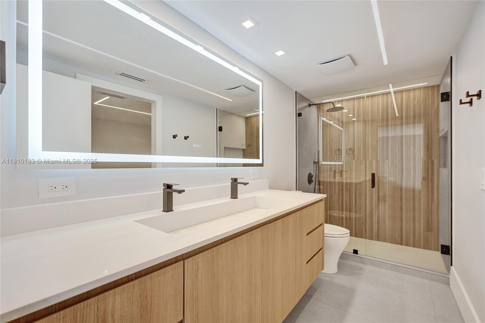 ENSENADA CONDO BLDG E-11 - Residential