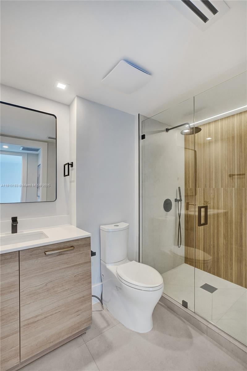 ENSENADA CONDO BLDG E-11 - Residential