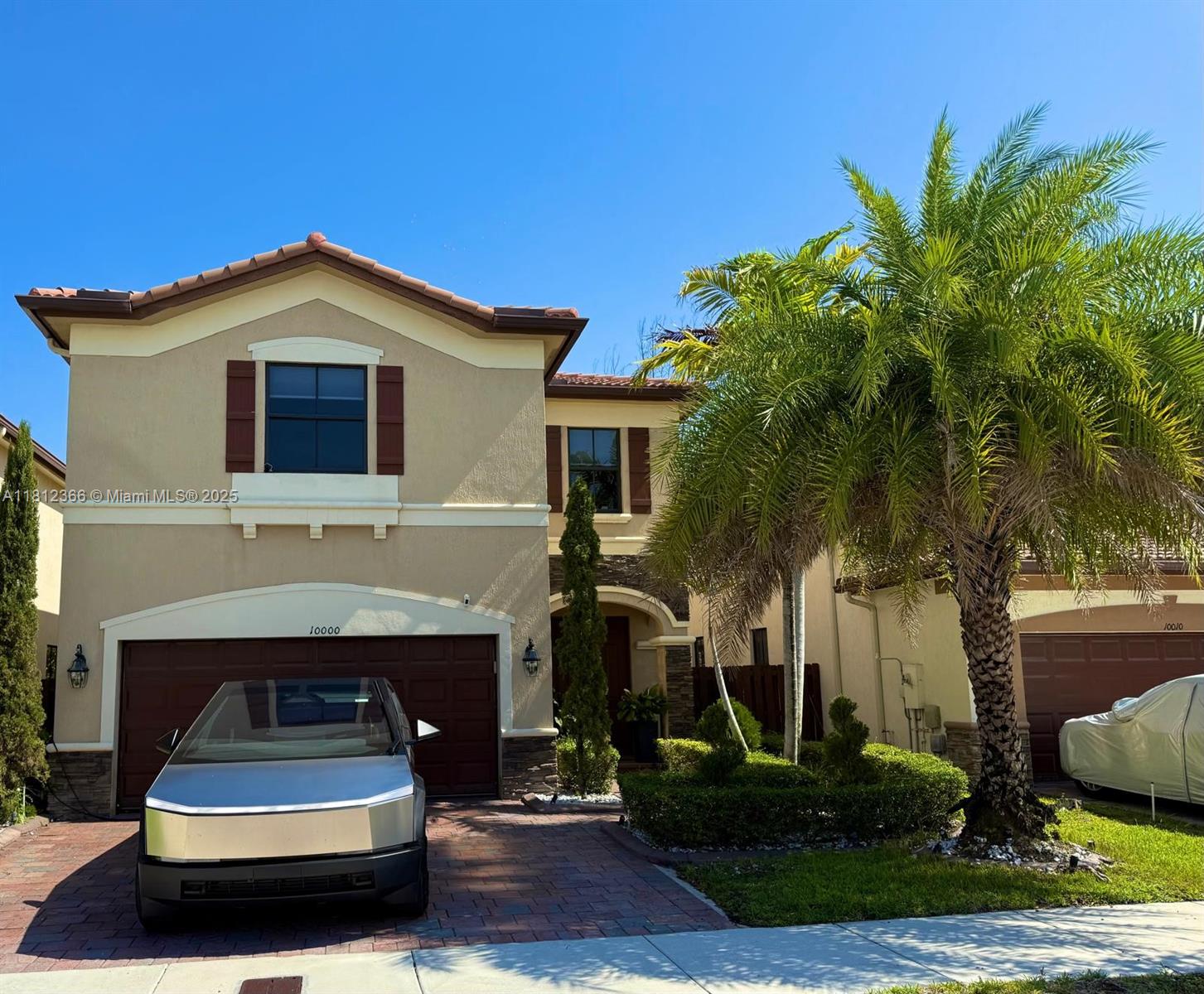 Rental Property at 10000 Nw 86th Ter, Doral, Miami-Dade County, Florida - Bedrooms: 5 
Bathrooms: 4  - $6,295 MO.