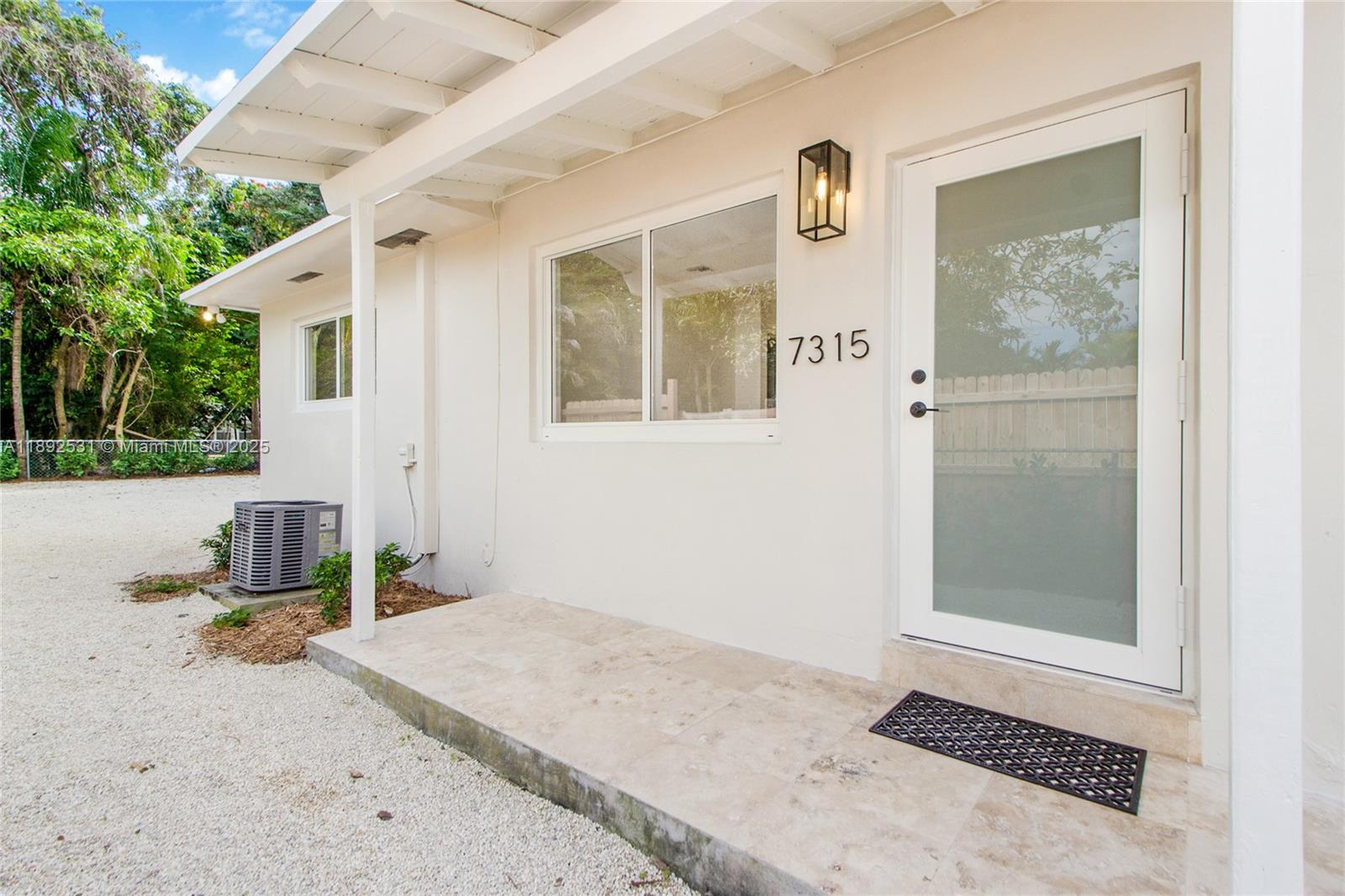 SUNSET VILLAS - Residential Lease