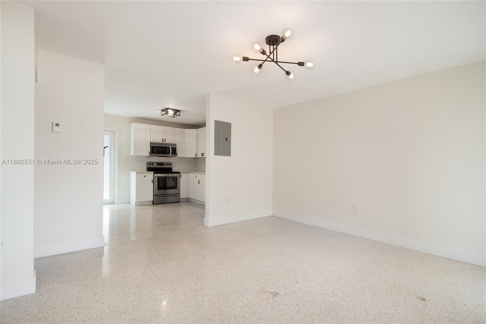 SUNSET VILLAS - Residential Lease