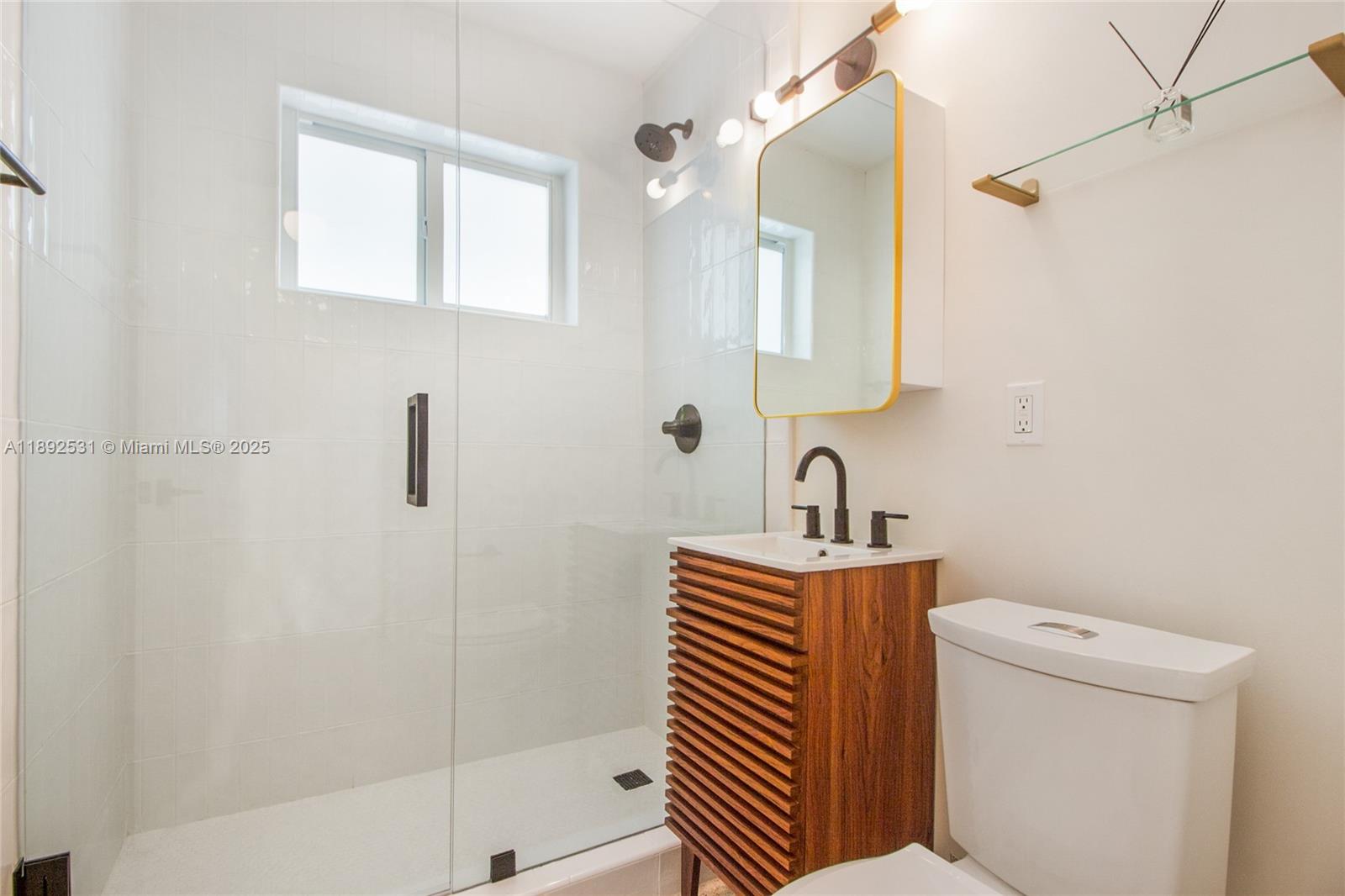 SUNSET VILLAS - Residential Lease
