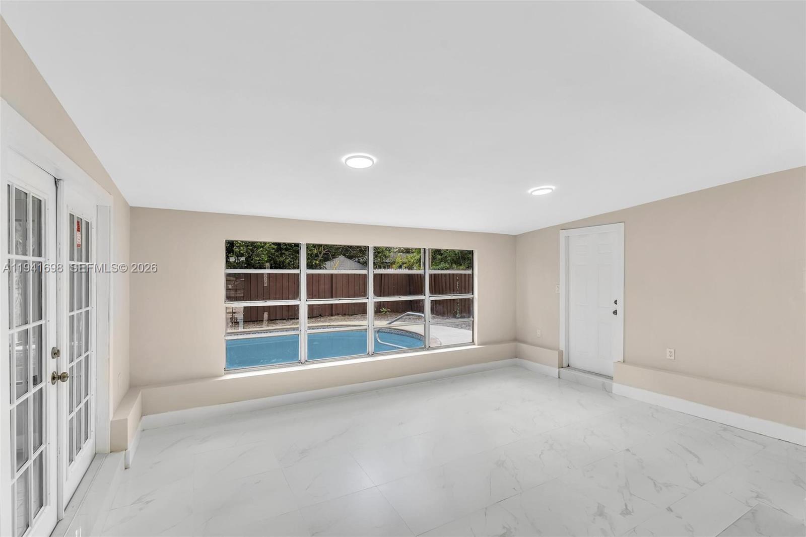 SHERWOOD FOREST - Residential