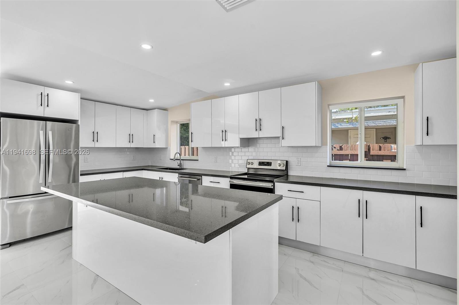 SHERWOOD FOREST - Residential