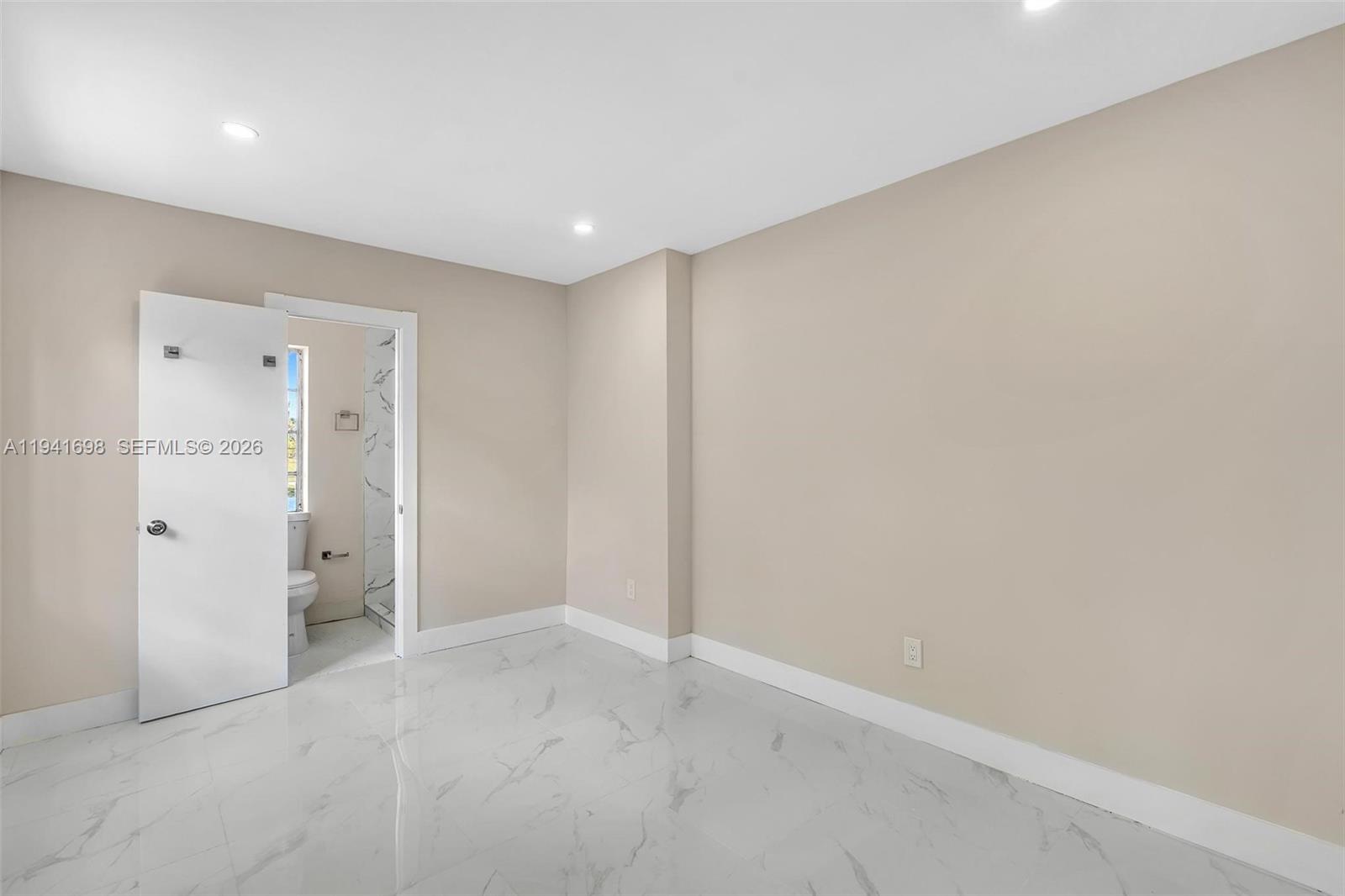 SHERWOOD FOREST - Residential