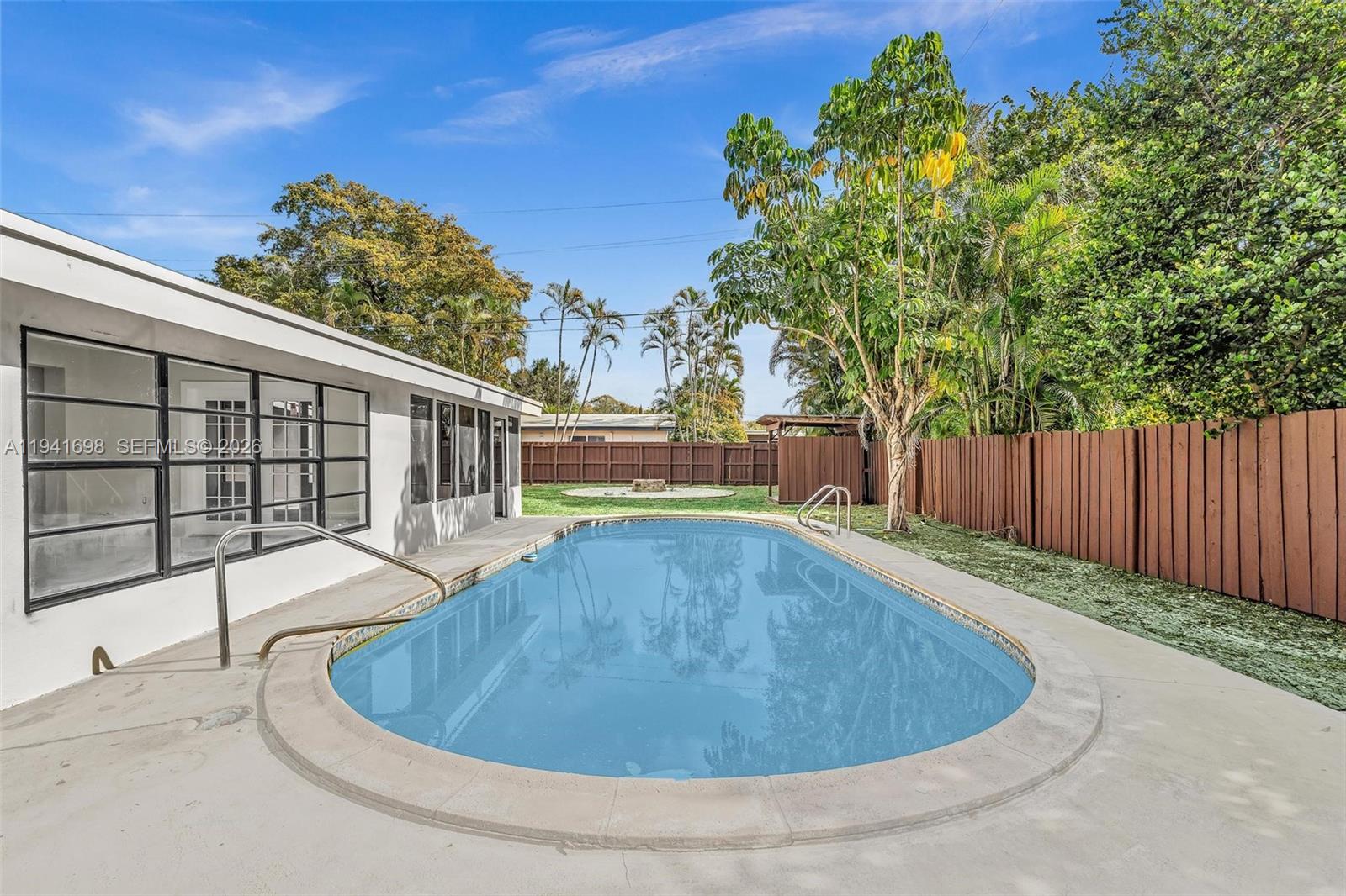 SHERWOOD FOREST - Residential