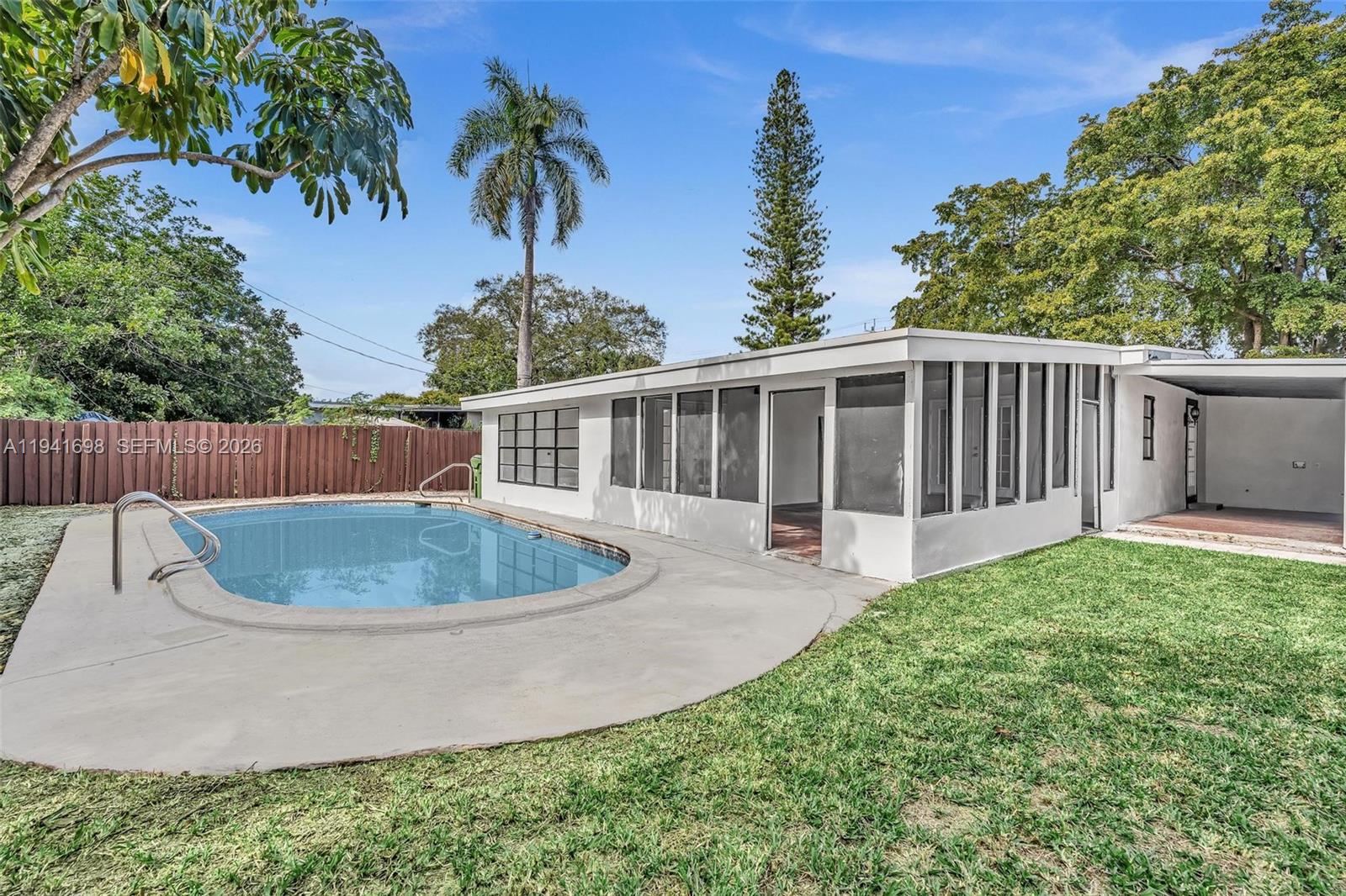 SHERWOOD FOREST - Residential