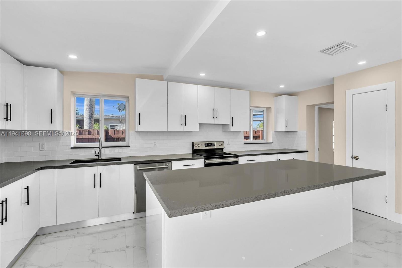 SHERWOOD FOREST - Residential