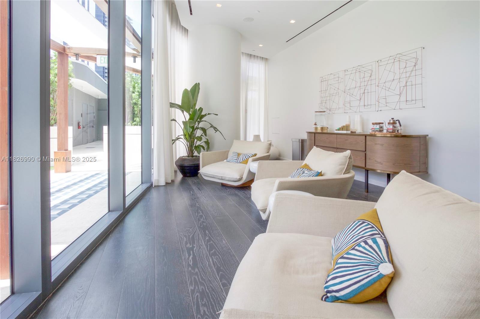 801 SMA RESIDENCES CONDO - Residential Lease