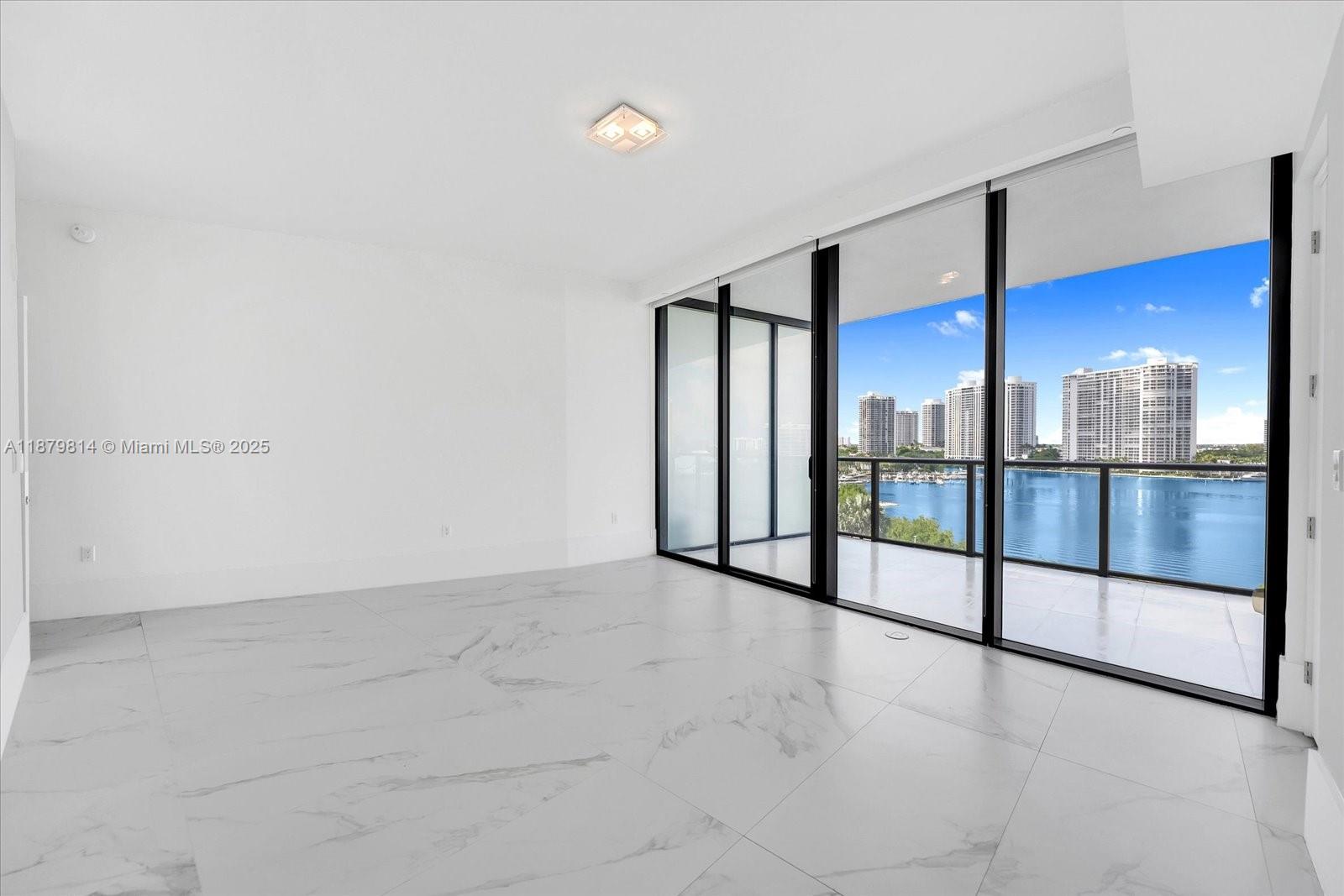 PRIVE CONDO - Residential