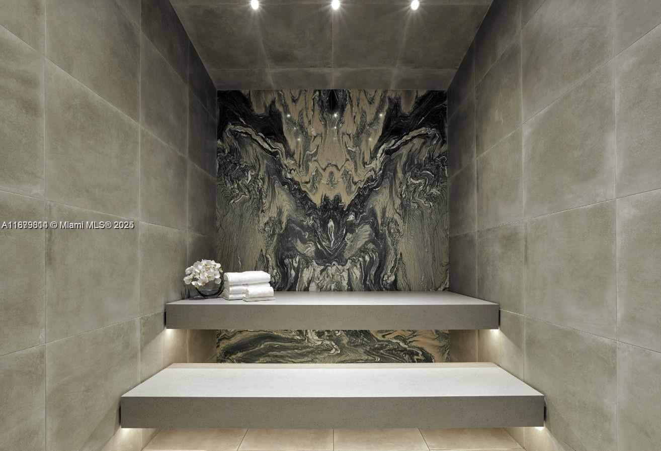 PRIVE CONDO - Residential