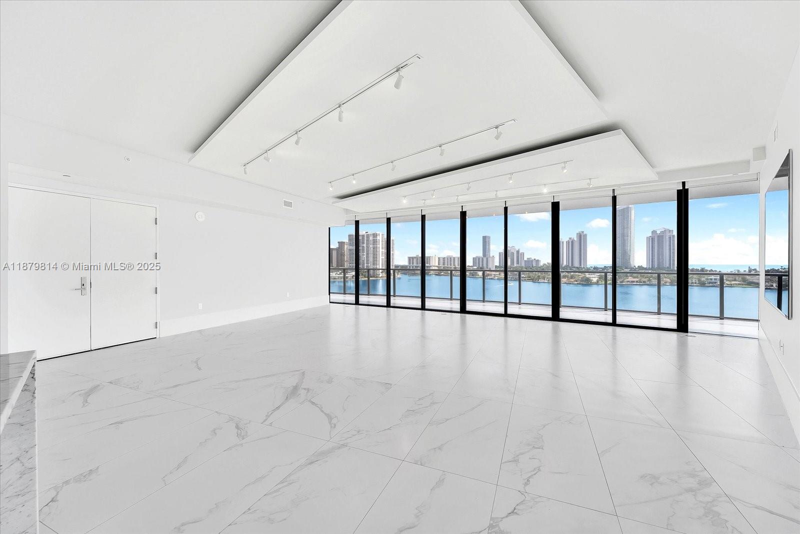 PRIVE CONDO - Residential