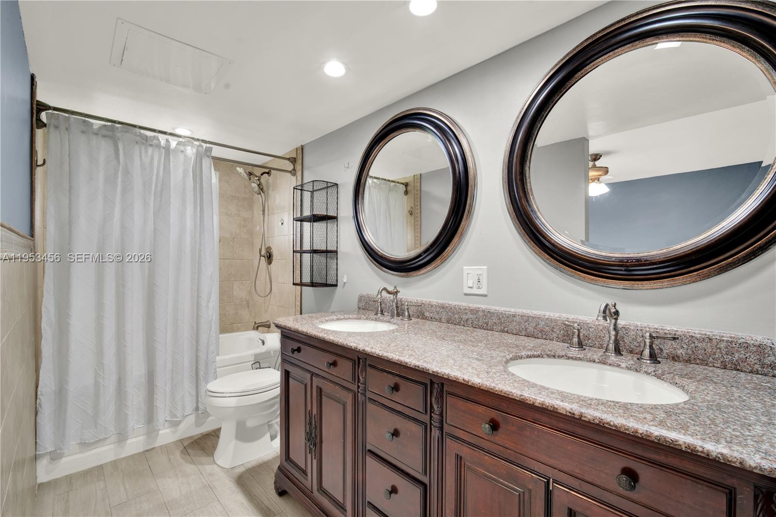 HILLCREST COUNTRY CLUB NO - Residential