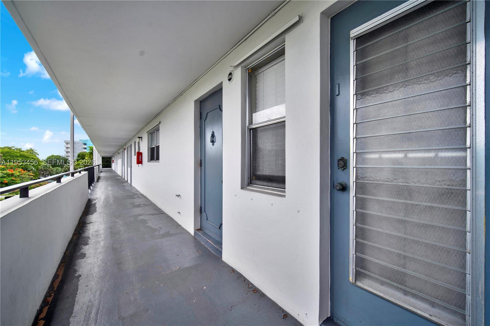 HILLCREST COUNTRY CLUB NO - Residential