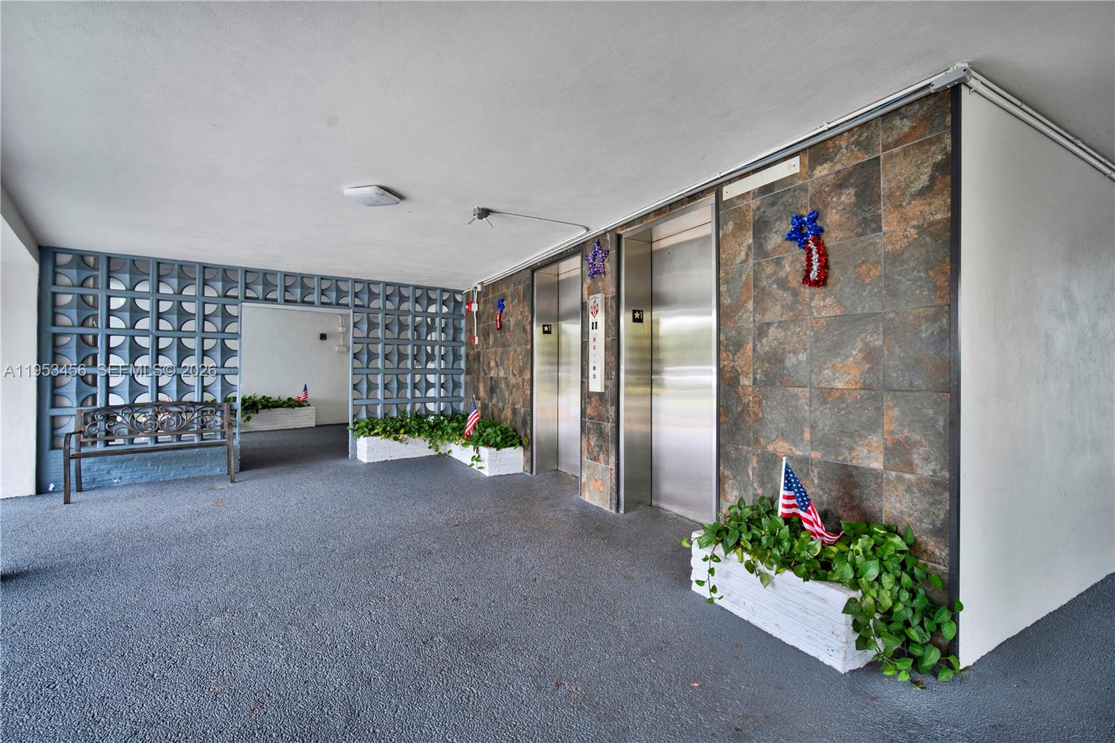 HILLCREST COUNTRY CLUB NO - Residential