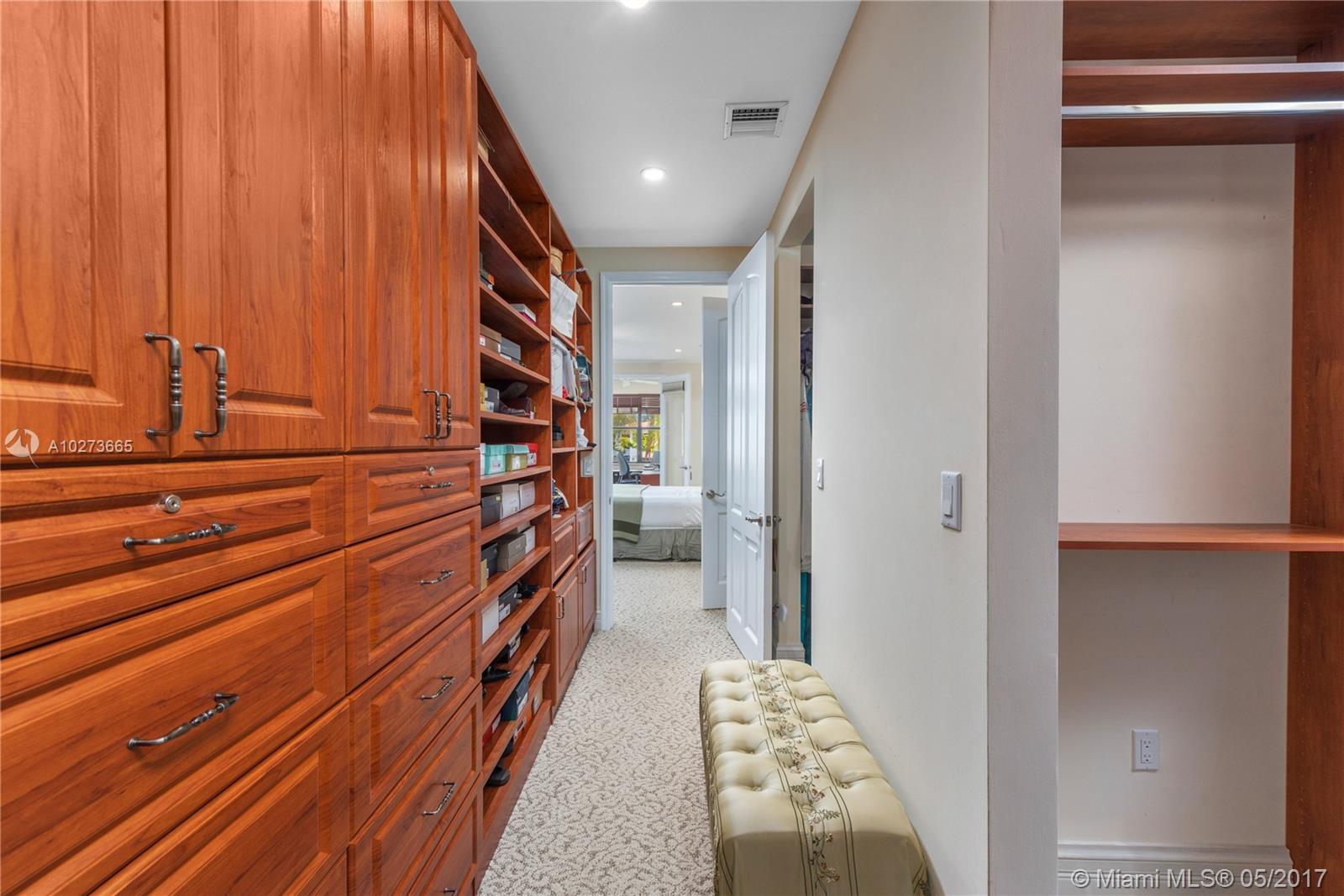 GOLDEN BEACH SEC D - Residential