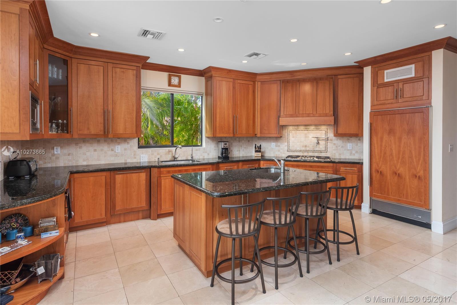 GOLDEN BEACH SEC D - Residential