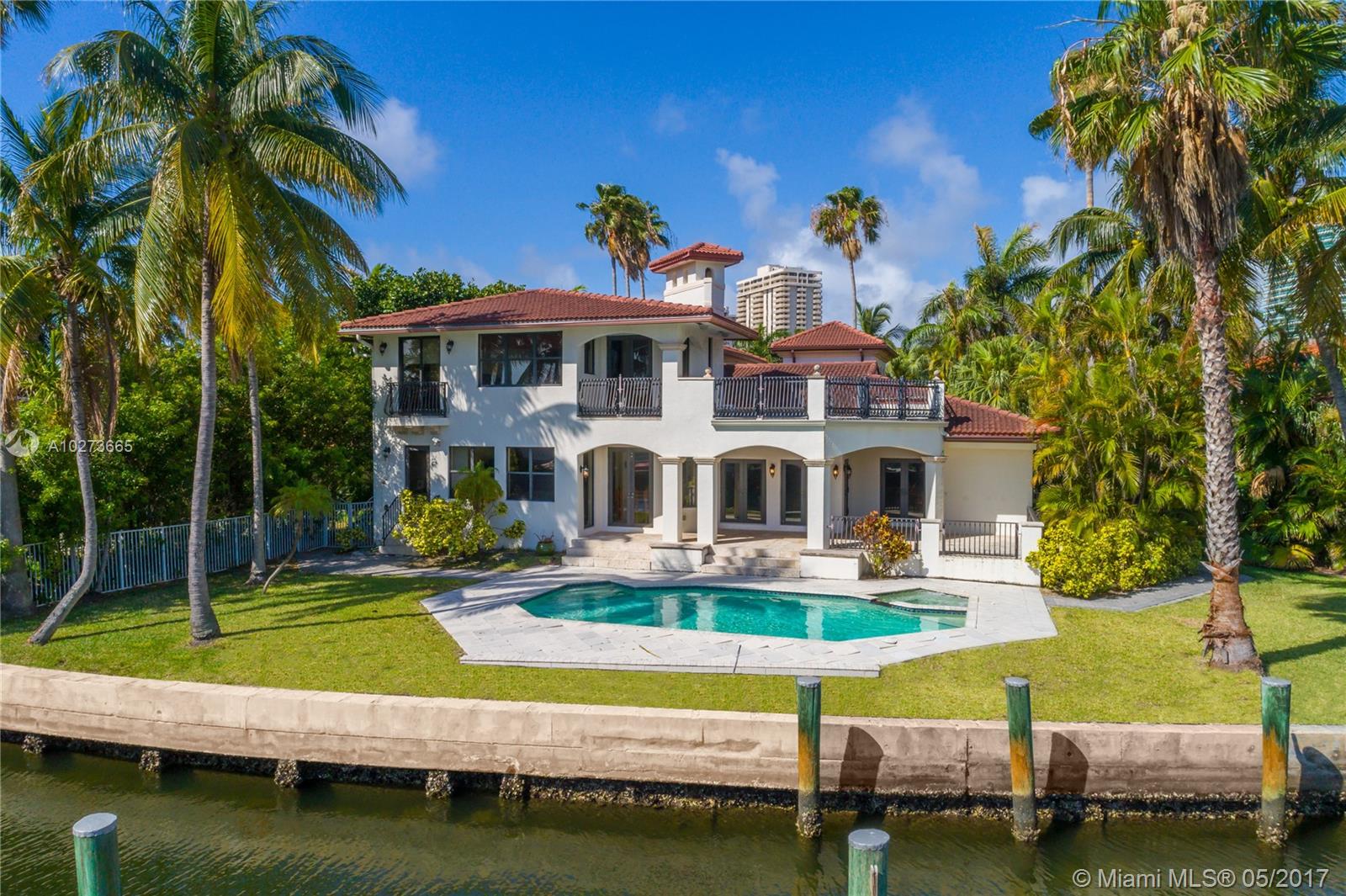 GOLDEN BEACH SEC D - Residential