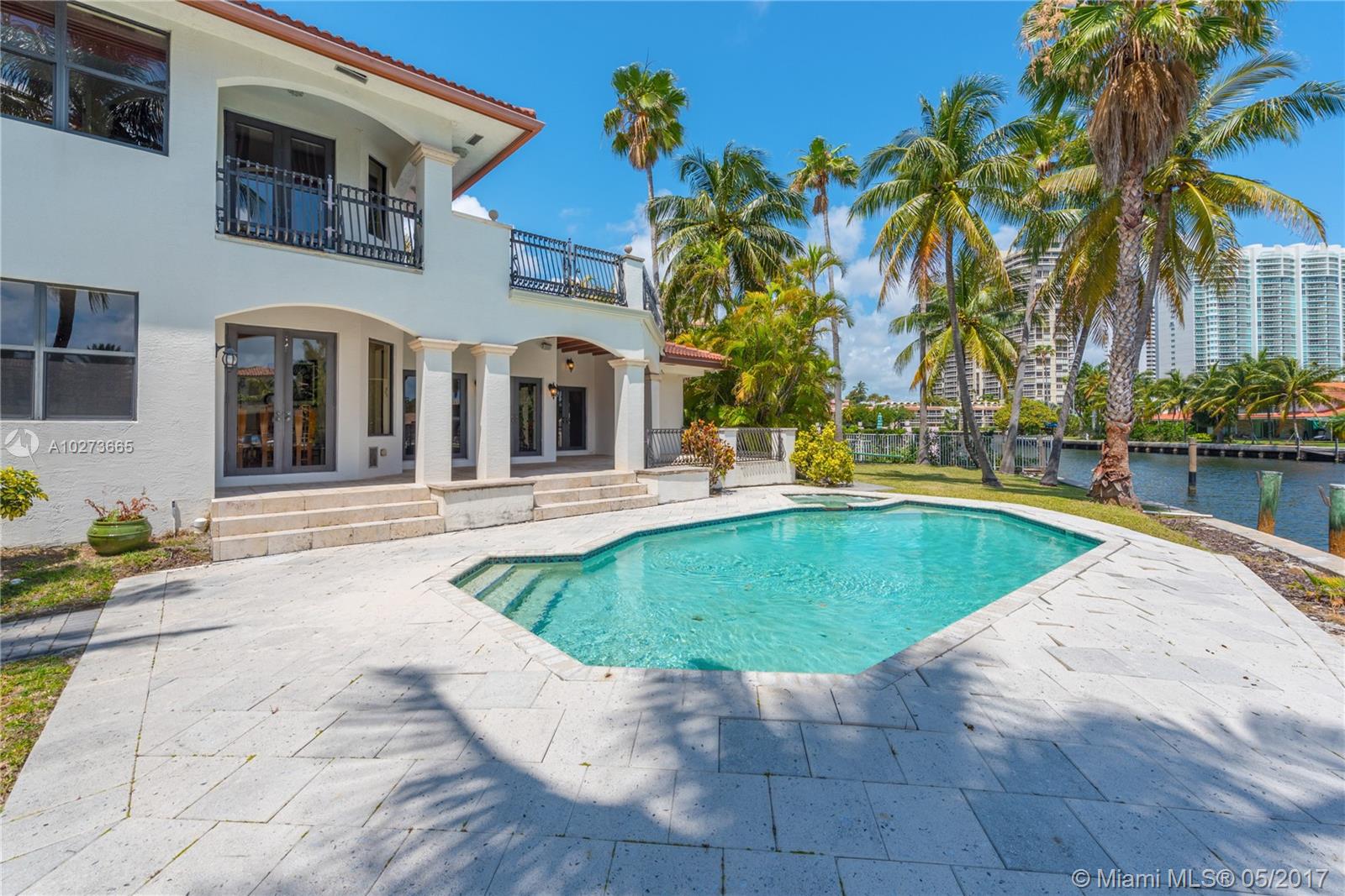 GOLDEN BEACH SEC D - Residential