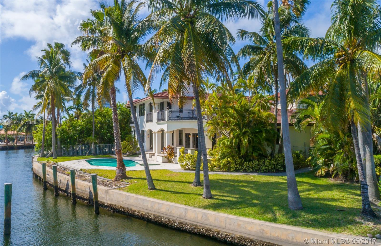 GOLDEN BEACH SEC D - Residential