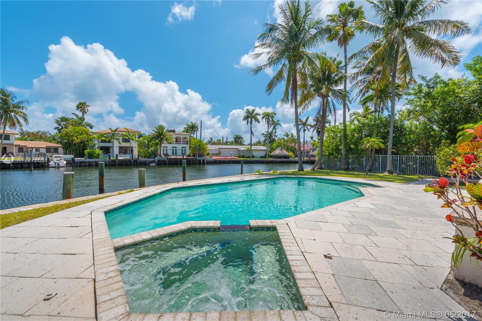 GOLDEN BEACH SEC D - Residential