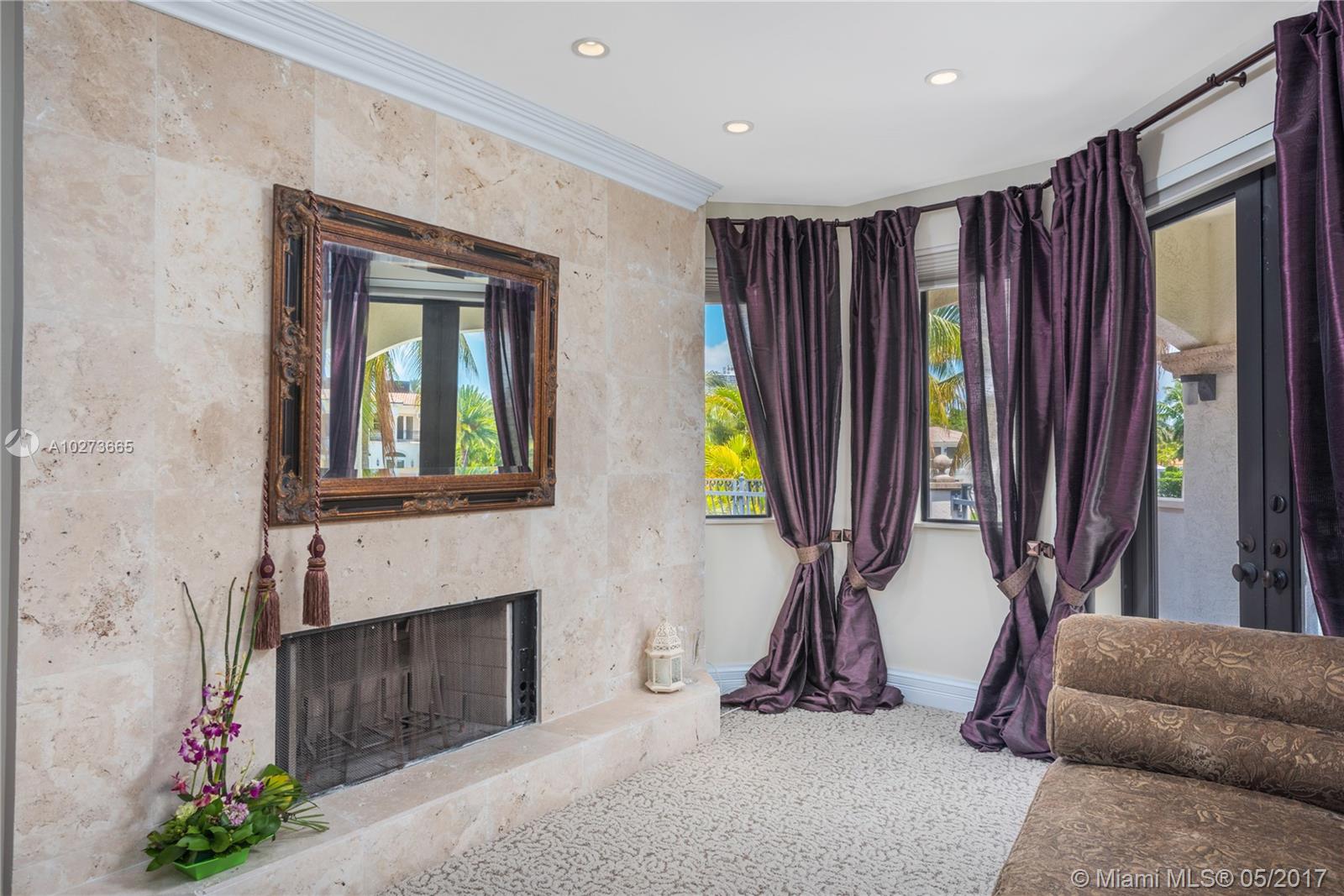 GOLDEN BEACH SEC D - Residential