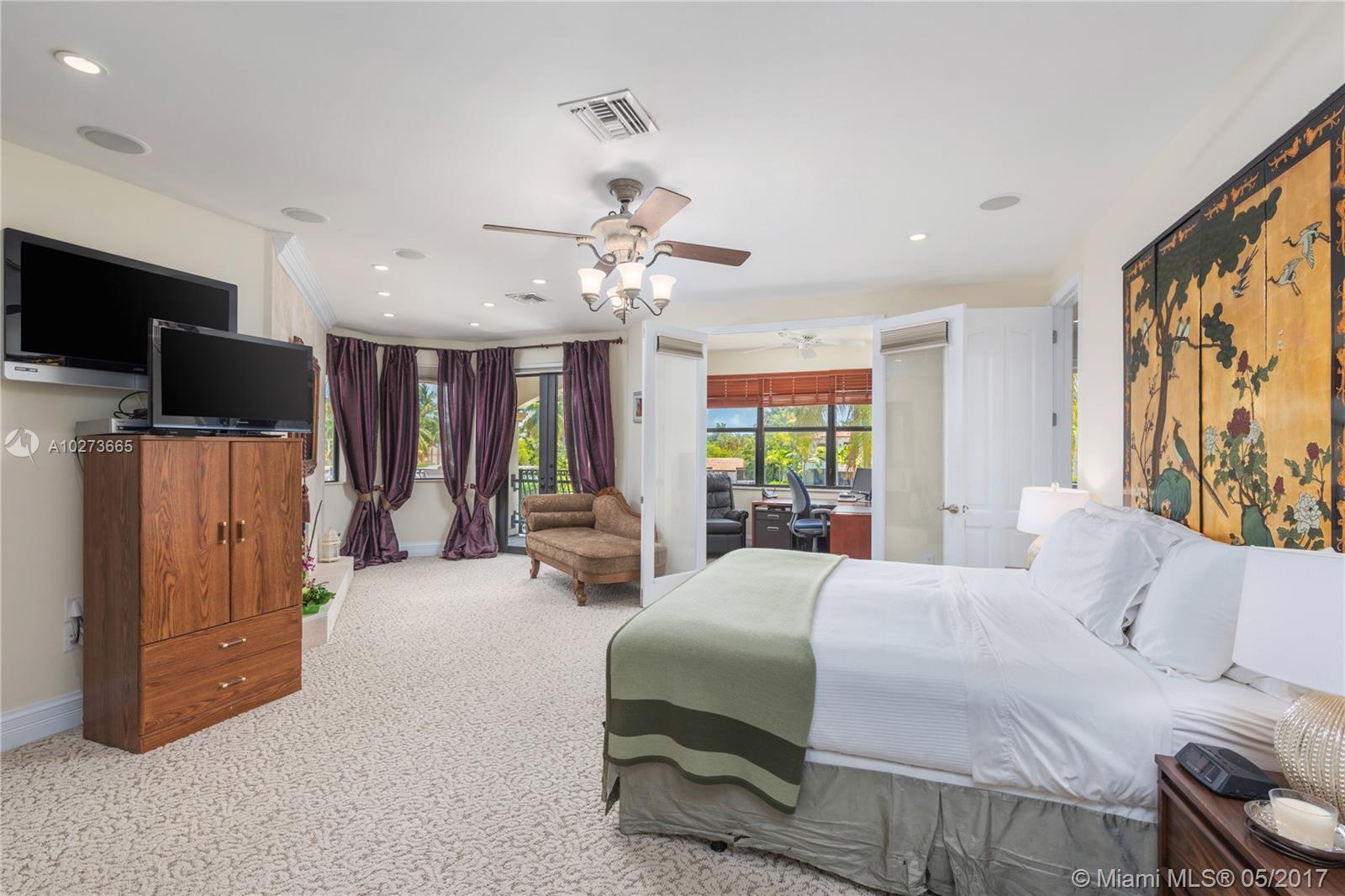 GOLDEN BEACH SEC D - Residential