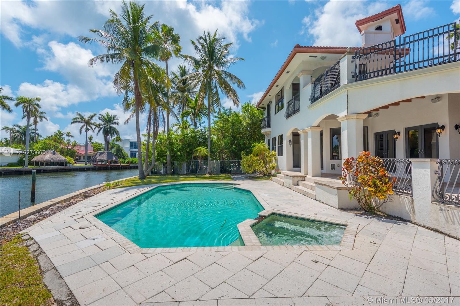 GOLDEN BEACH SEC D - Residential