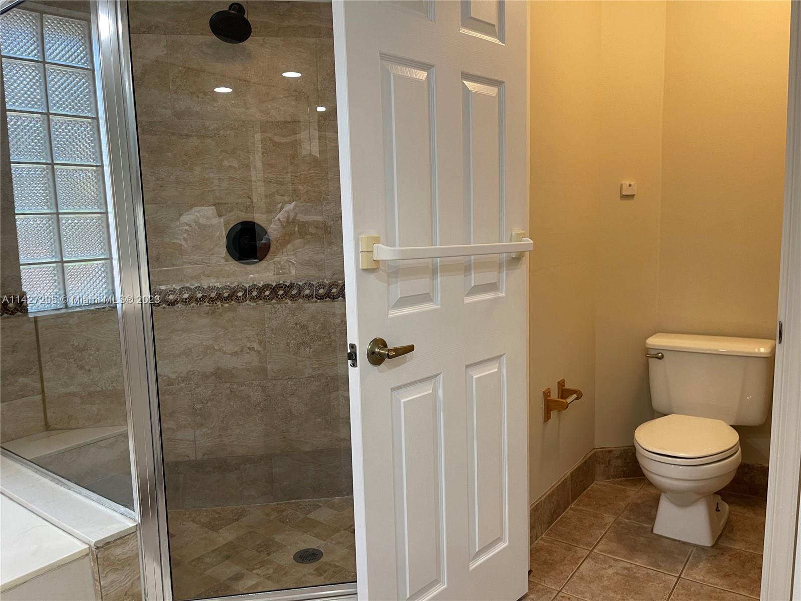 CENTRAL PARK LAKE - Residential Lease