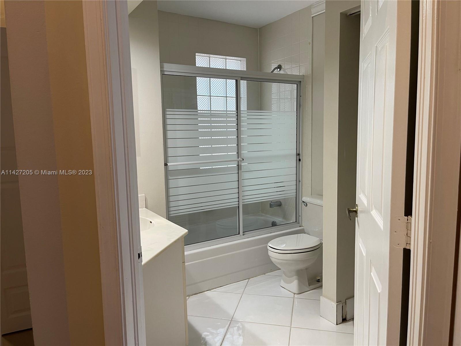 CENTRAL PARK LAKE - Residential Lease