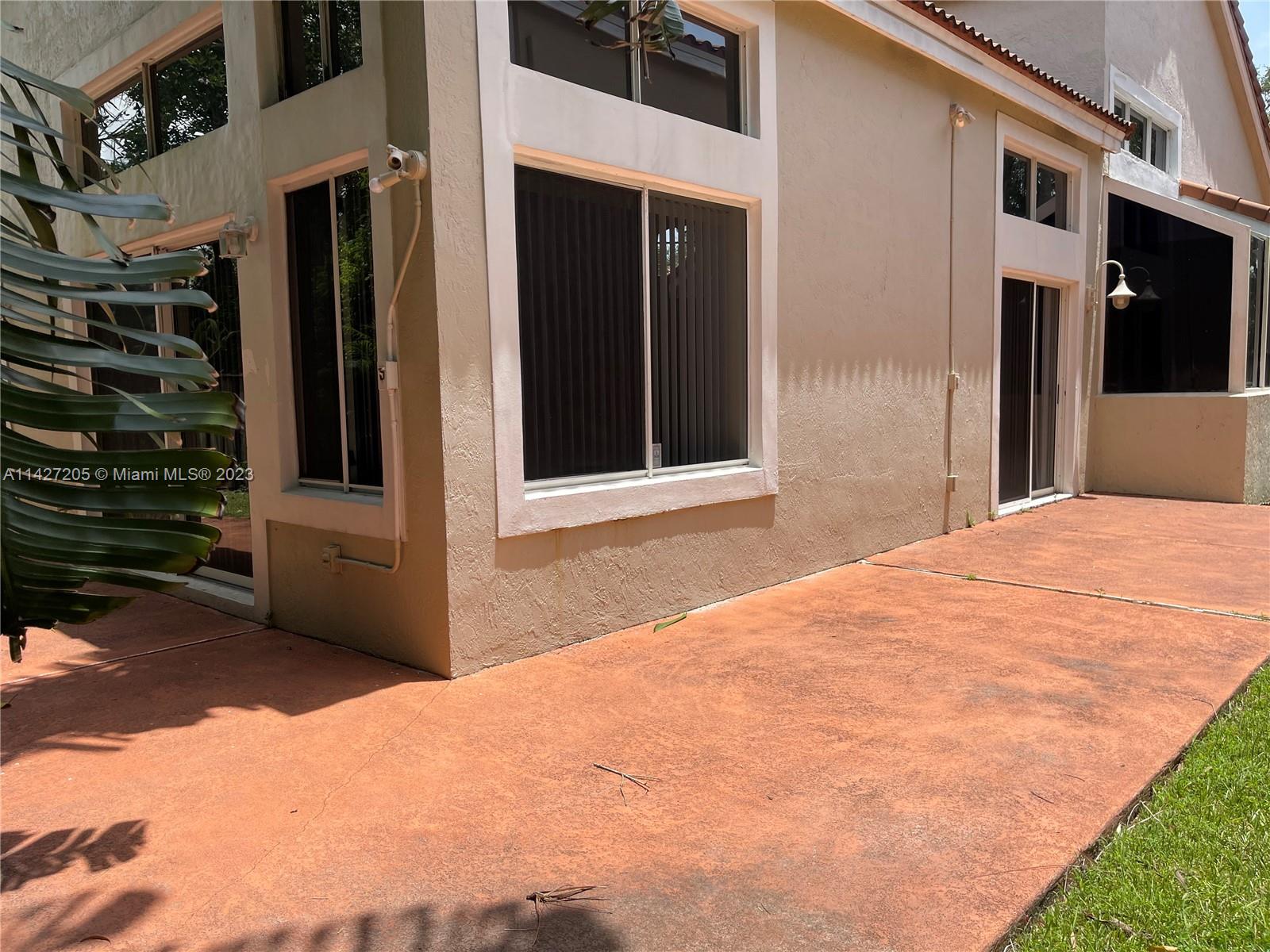 CENTRAL PARK LAKE - Residential Lease