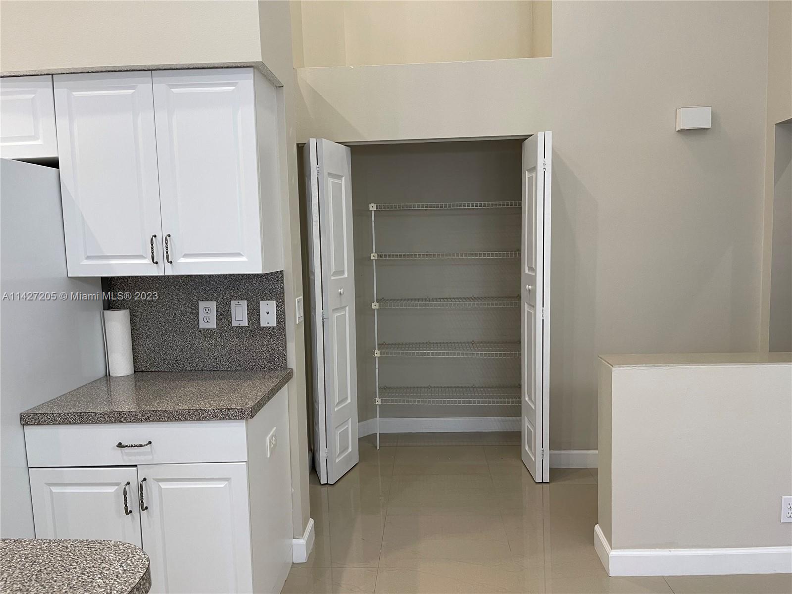 CENTRAL PARK LAKE - Residential Lease