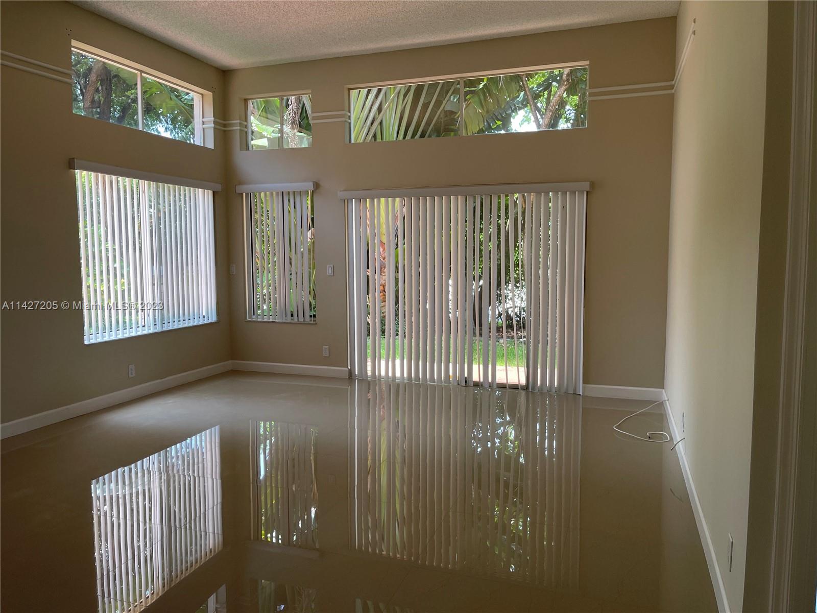 CENTRAL PARK LAKE - Residential Lease