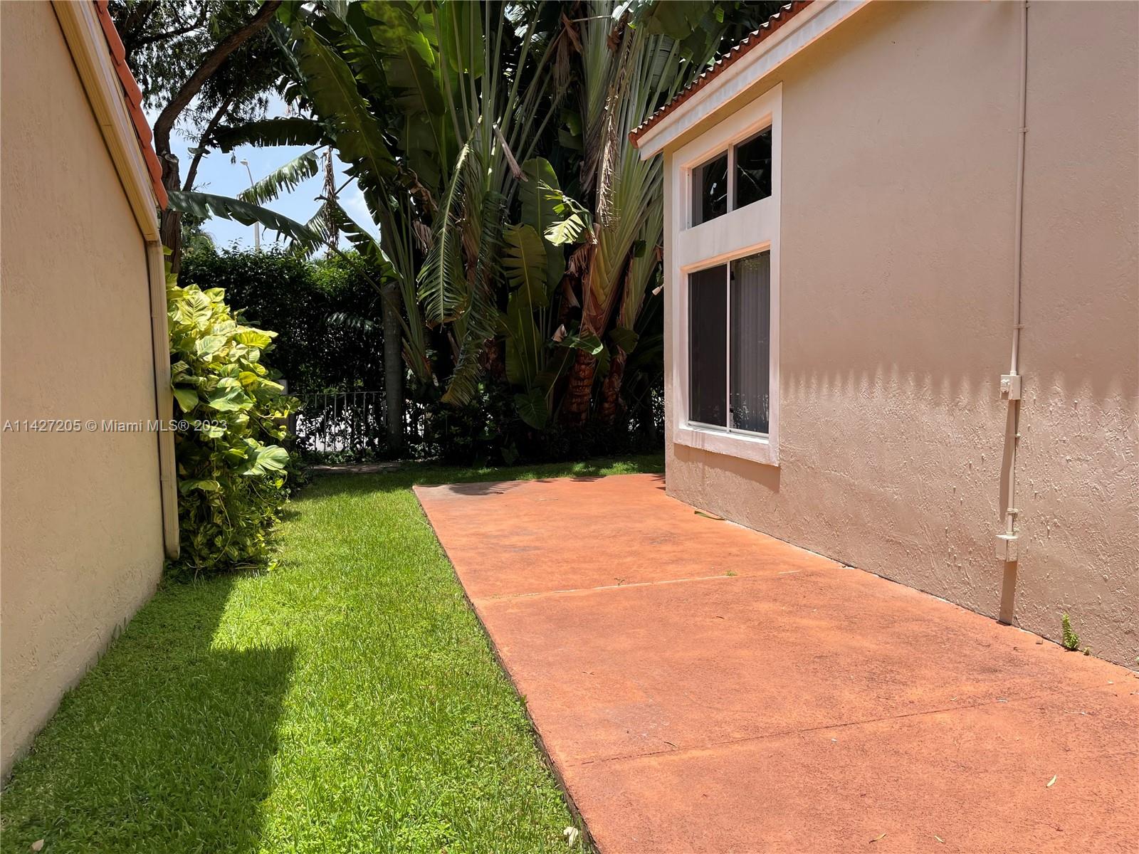 CENTRAL PARK LAKE - Residential Lease