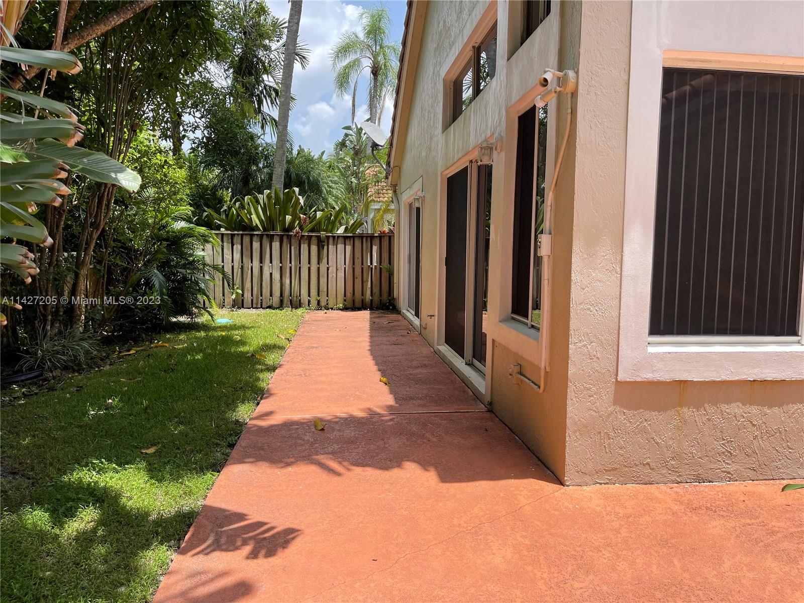 CENTRAL PARK LAKE - Residential Lease