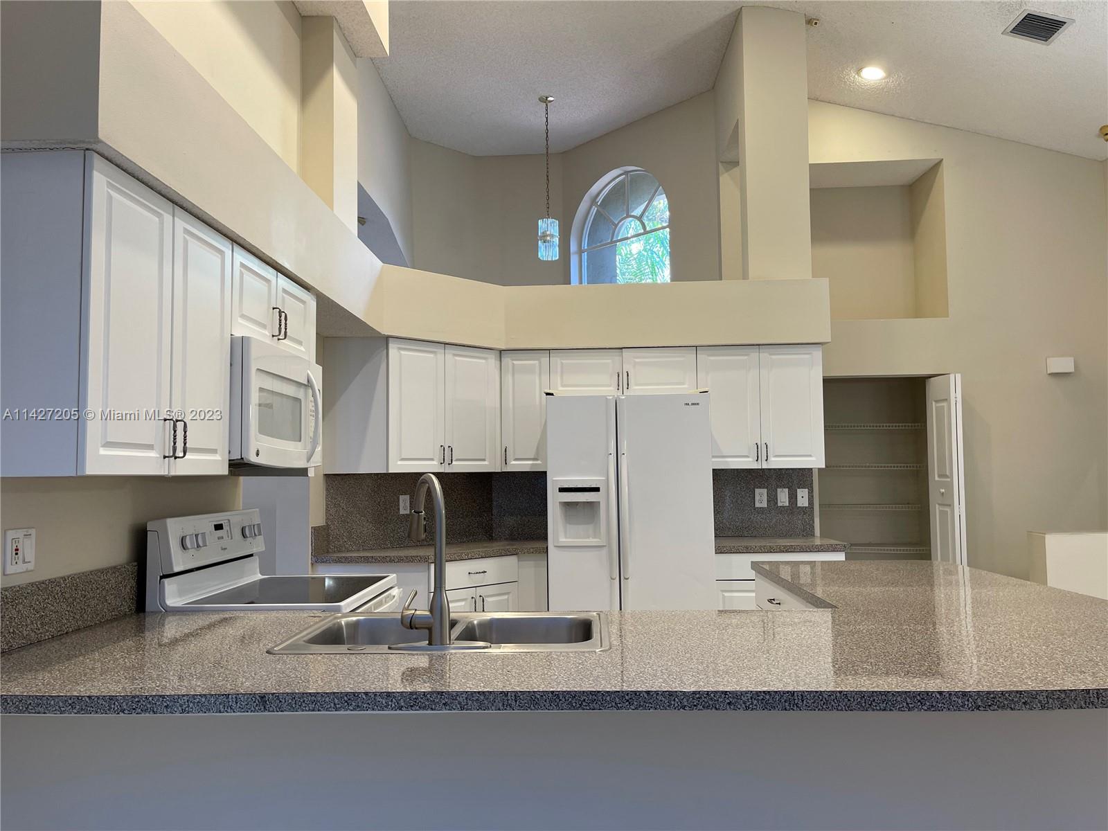 CENTRAL PARK LAKE - Residential Lease