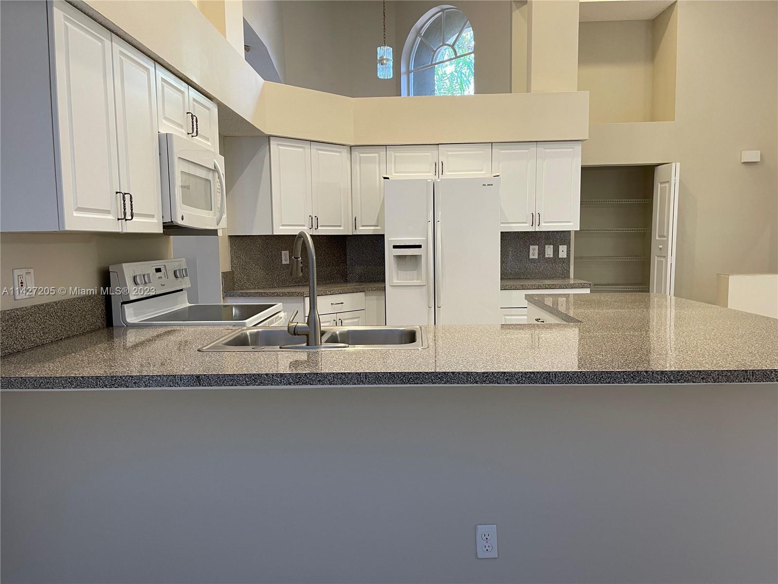 CENTRAL PARK LAKE - Residential Lease