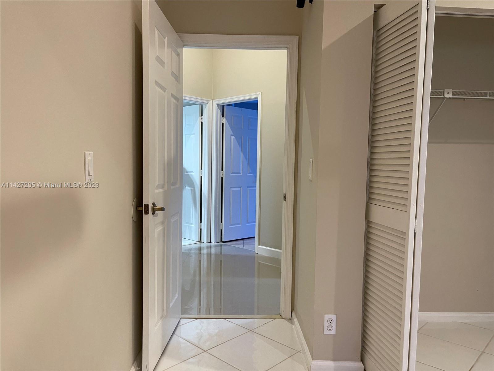 CENTRAL PARK LAKE - Residential Lease