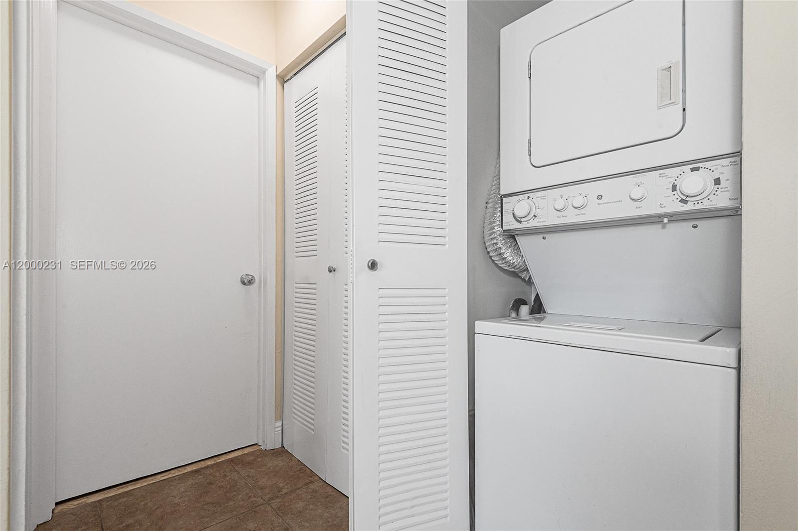 PARC CENTRAL AVENTURA EAS - Residential Lease