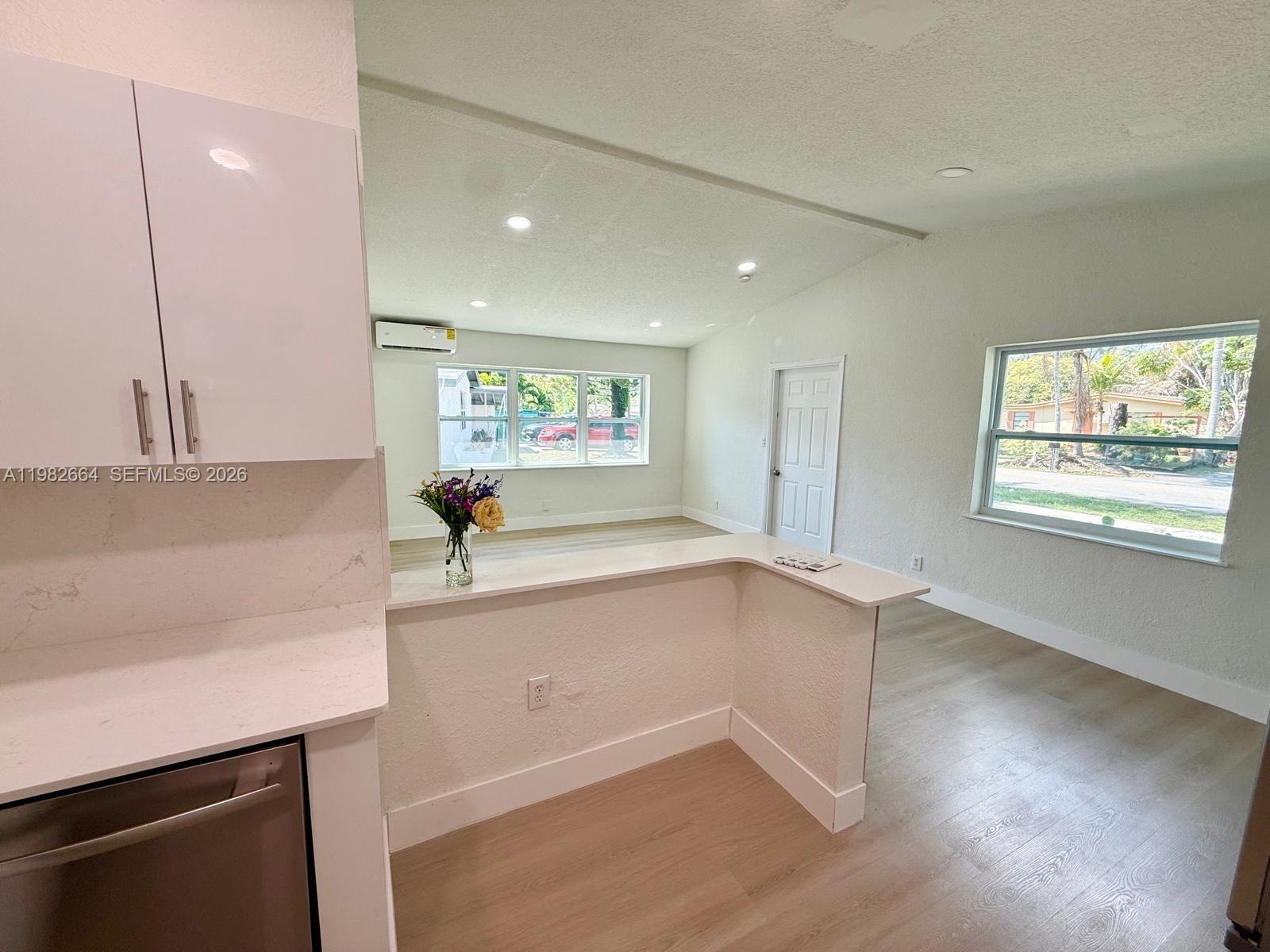 LAUDERDALE MANORS RESUB O - Residential