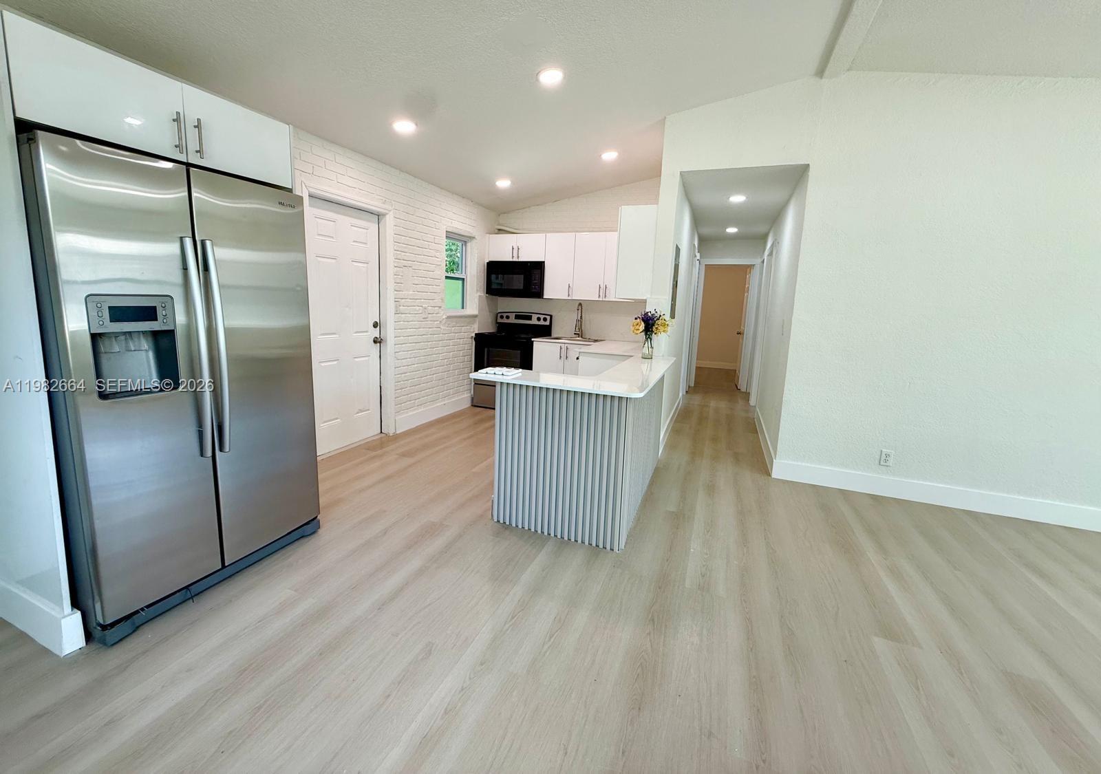 LAUDERDALE MANORS RESUB O - Residential