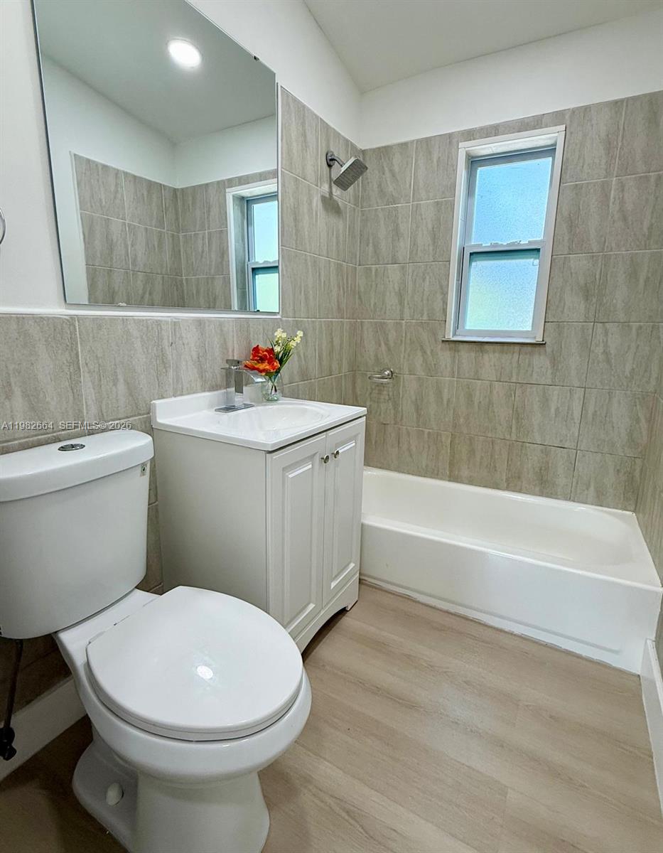 LAUDERDALE MANORS RESUB O - Residential