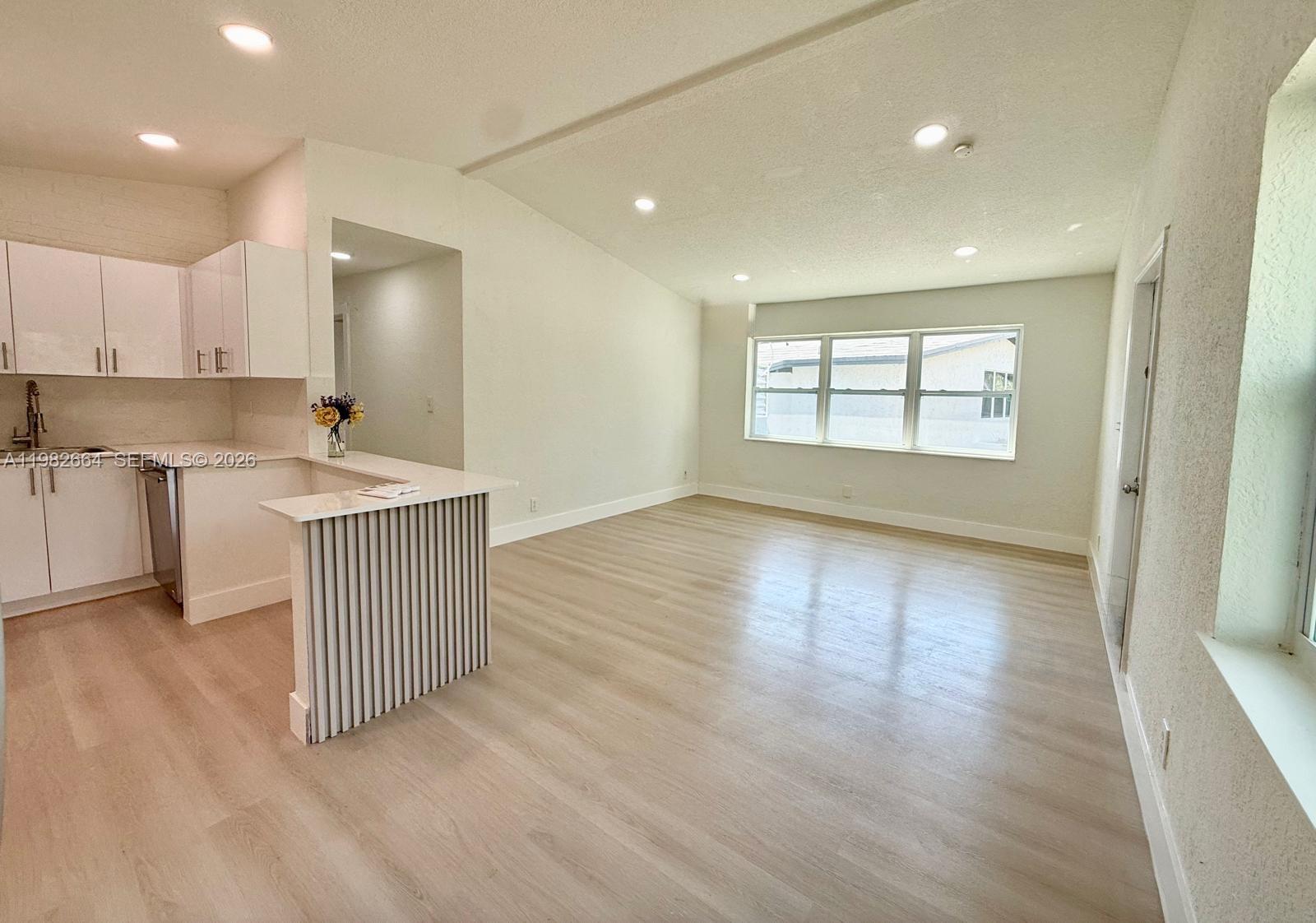 LAUDERDALE MANORS RESUB O - Residential